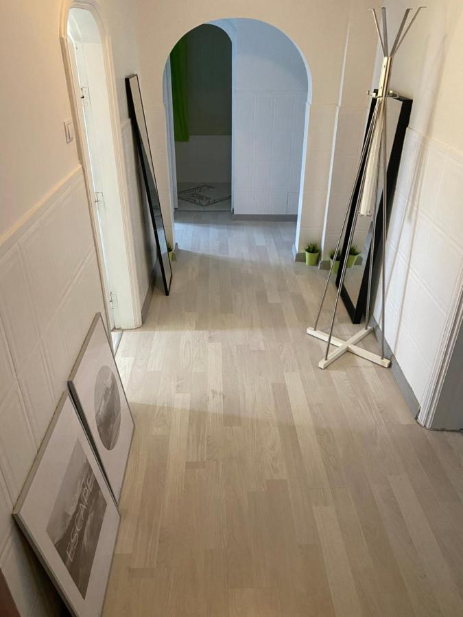 Green Apartment 41 Bucarest Esterno foto