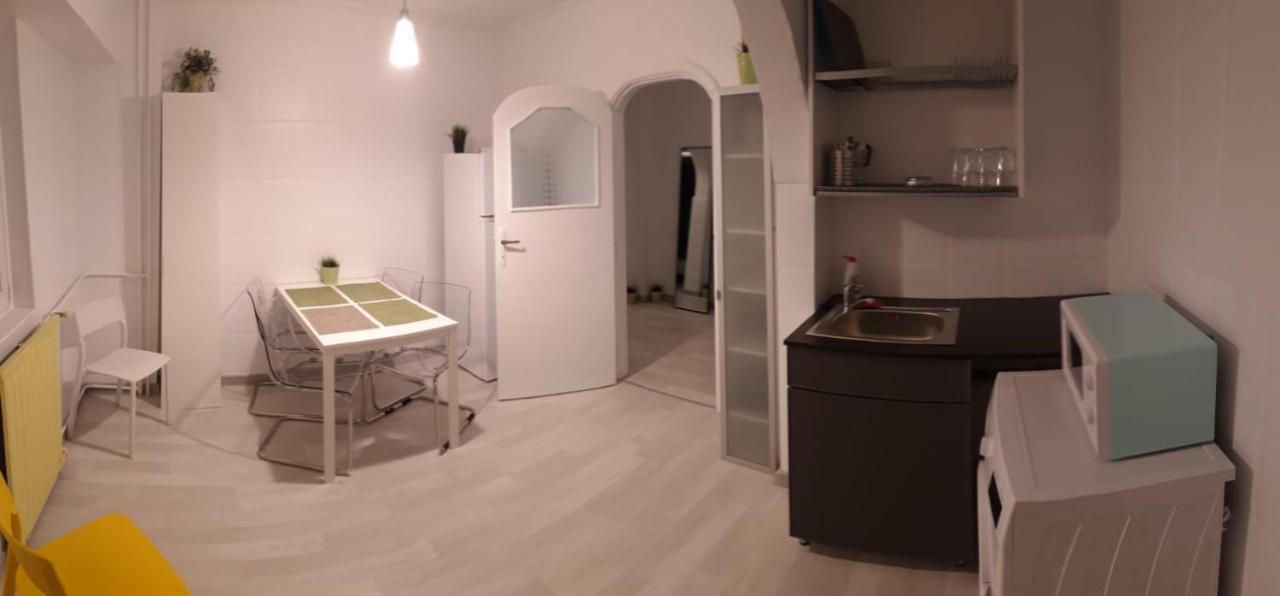 Green Apartment 41 Bucarest Esterno foto