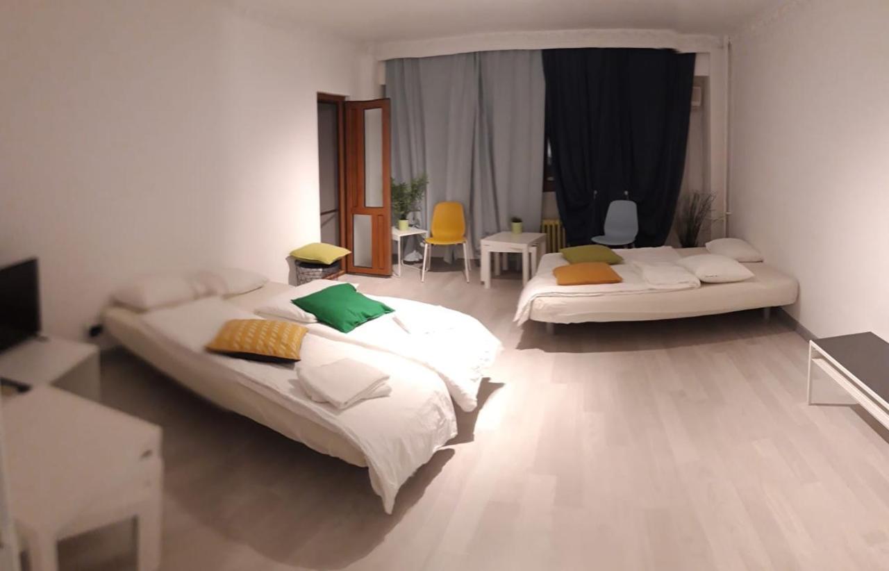 Green Apartment 41 Bucarest Esterno foto