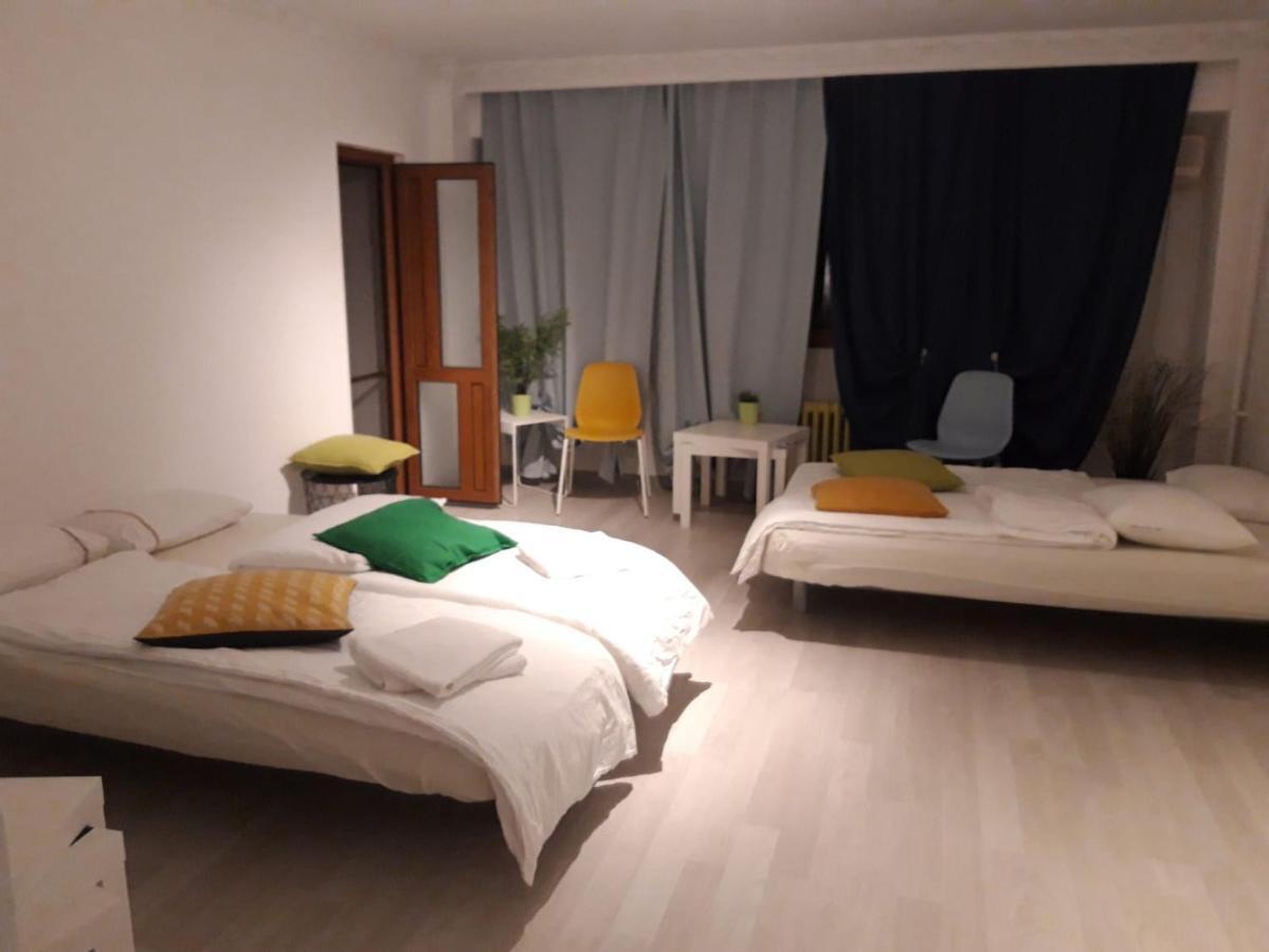 Green Apartment 41 Bucarest Esterno foto